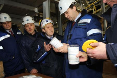 Олег Лебедев встретился с рабочими химического комбината «Азот» в городе Новомосковске Тульской области