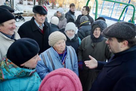 Депутат-коммунист Олег Лебедев продолжает встречи с избирателями и рассказывает об экономической программе и законопроектах КПРФ