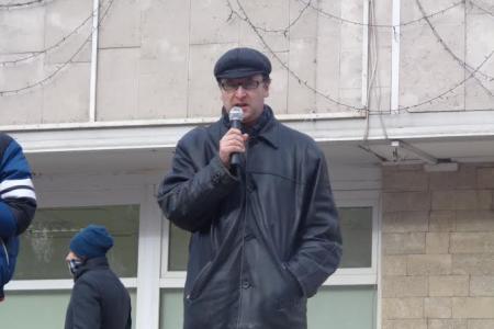 Московские коммунисты и жители района Аэропорт защищают кинотеатр "Баку" от сноса