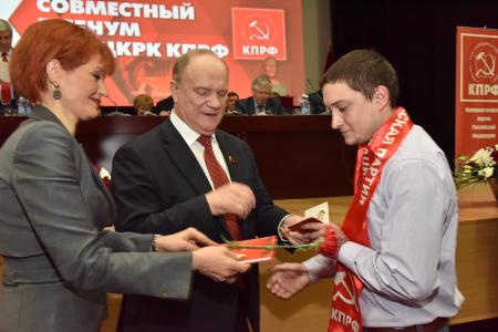 «Правда»: Опора на коллектив и на справедливость