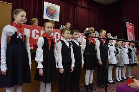 «Мы должны сплотить все патриотические силы и восстать против этого безумия». Г.А. Зюганов обратился к Всероссийскому женскому форуму с просьбой поддержать КПРФ на предстоящих выборах
