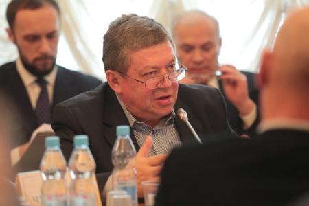 Г.А. Зюганов: «Государство должно быть социальным и ответственным!». Лидер КПРФ выступил на «круглом столе» в Госдуме
