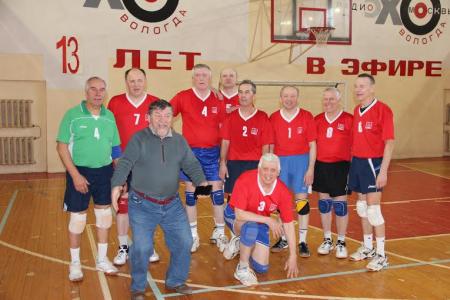 Команда “Вологда-КПРФ” – победитель первенства по волейболу среди ветеранов!