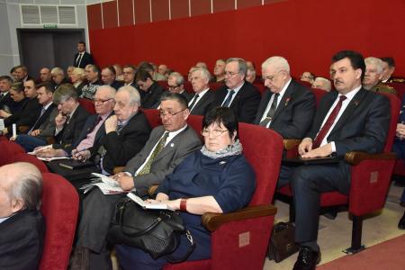 «Правда»: Опора на коллектив и на справедливость