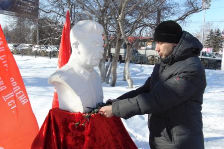 Акция барнаульских коммунистов в день памяти И.В. Сталина
