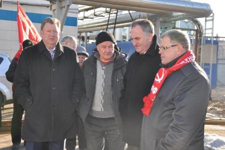 Коммунисты отправили 52-й гуманитарный конвой в Новороссию