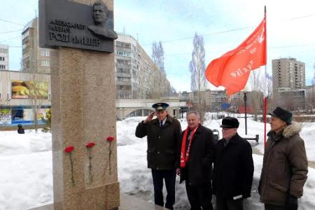Оренбургская область. Коммунисты почтили память генерала-полковника А.И. Родимцева 
