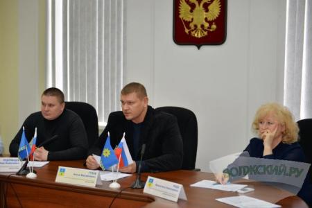 Волгоградская область. Комсомольцы Волжского просят провести круглый стол на базе Волжской городской думы по вопросу наведения порядка в городе