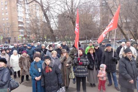 Московские коммунисты и жители района Аэропорт защищают кинотеатр "Баку" от сноса