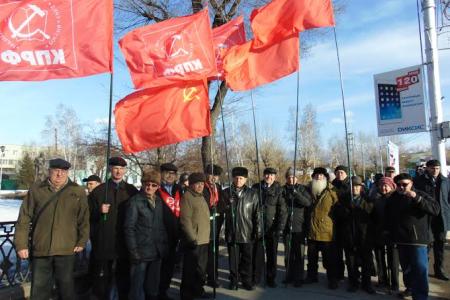 Барнаульские коммунисты отпраздновали годовщину воссоединения Крыма с Россией