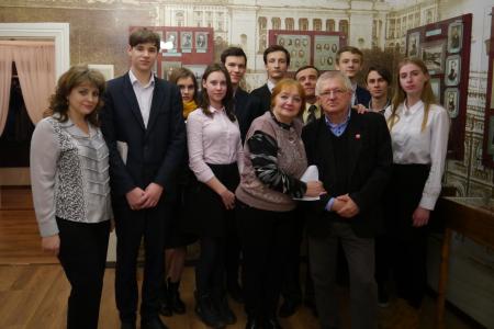Липецкие коммунисты организовали познавательную экскурсию для школьников по музею Г.В. Плеханова