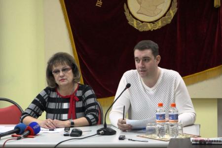 Саратов. О.Н. Алимова и А.Ю. Анидалов провели пресс-конференцию