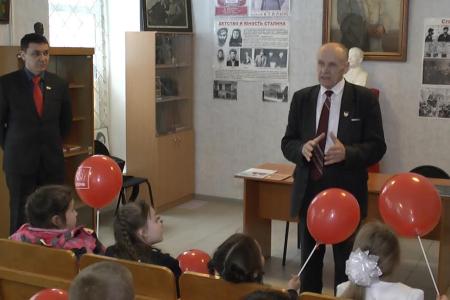 В Уфе в канун 63-й годовщины со дня смерти И.В. Сталина школьников пригласили в сталинский музей