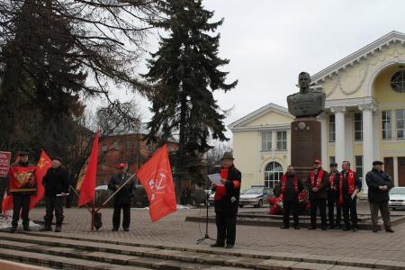 Псковская область. Великолукский ГК КПРФ провел митинг «Женщины России за социальные гарантии в стране»