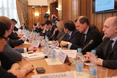 Г.А. Зюганов: «Государство должно быть социальным и ответственным!». Лидер КПРФ выступил на «круглом столе» в Госдуме