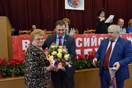 «Мы должны сплотить все патриотические силы и восстать против этого безумия». Г.А. Зюганов обратился к Всероссийскому женскому форуму с просьбой поддержать КПРФ на предстоящих выборах