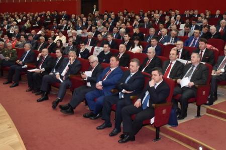 «Правда»: Опора на коллектив и на справедливость