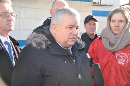 Коммунисты отправили 52-й гуманитарный конвой в Новороссию
