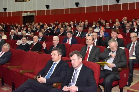 «Правда»: Опора на коллектив и на справедливость