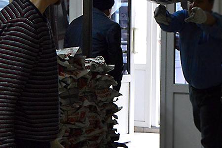 Алтайский край. Алтайские коммунисты издали агитационную газету "Голос труда+" тиражом 220 тысяч экземпляров