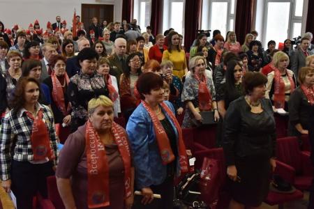 «Мы должны сплотить все патриотические силы и восстать против этого безумия». Г.А. Зюганов обратился к Всероссийскому женскому форуму с просьбой поддержать КПРФ на предстоящих выборах