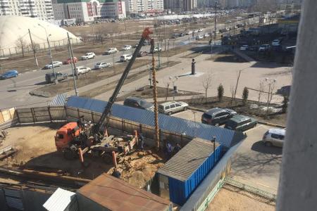 Москва. Жители дома с трещиной продолжают воевать со строителями