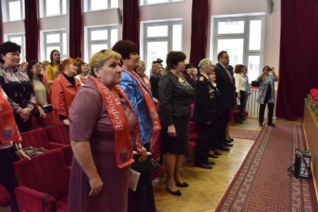 «Мы должны сплотить все патриотические силы и восстать против этого безумия». Г.А. Зюганов обратился к Всероссийскому женскому форуму с просьбой поддержать КПРФ на предстоящих выборах