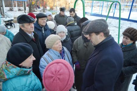 Депутат-коммунист Олег Лебедев продолжает встречи с избирателями и рассказывает об экономической программе и законопроектах КПРФ