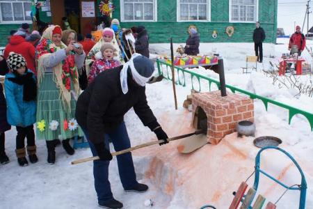 Курганская область. Коммунисты помогли проводить зиму новоильинцам