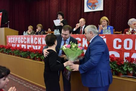 «Мы должны сплотить все патриотические силы и восстать против этого безумия». Г.А. Зюганов обратился к Всероссийскому женскому форуму с просьбой поддержать КПРФ на предстоящих выборах