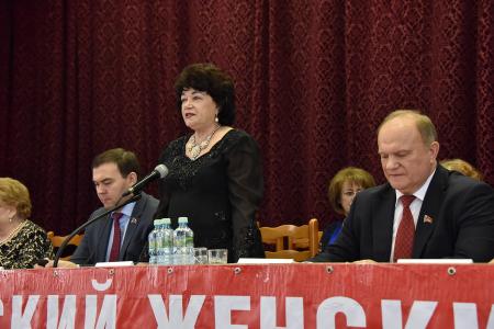 «Мы должны сплотить все патриотические силы и восстать против этого безумия». Г.А. Зюганов обратился к Всероссийскому женскому форуму с просьбой поддержать КПРФ на предстоящих выборах