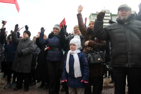 Свердловские коммунисты провели массовый митинг против точечной застройки в городе Екатеринбурге