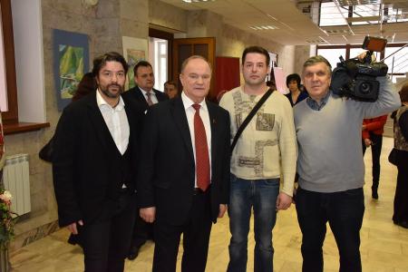 «Мы должны сплотить все патриотические силы и восстать против этого безумия». Г.А. Зюганов обратился к Всероссийскому женскому форуму с просьбой поддержать КПРФ на предстоящих выборах