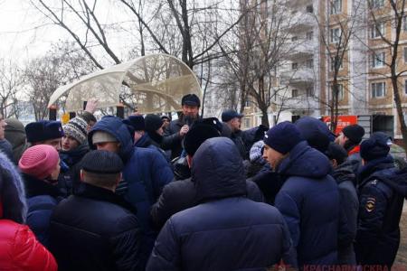 Провокаторы на встречах Валерия Рашкина с москвичами работают за еду