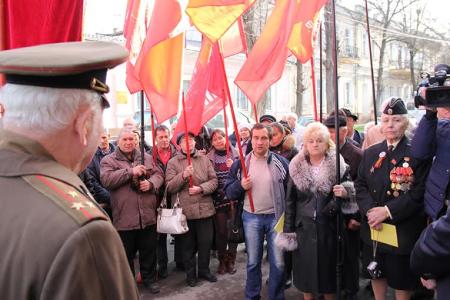 Крымские коммунисты почтили память И.В. Сталина