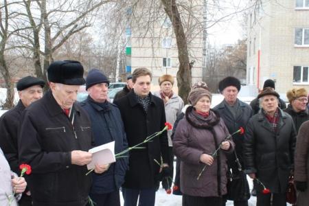В Пензе прошла акция: «Цветы – Виктору Илюхину»