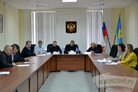 Волгоградская область. Комсомольцы Волжского просят провести круглый стол на базе Волжской городской думы по вопросу наведения порядка в городе