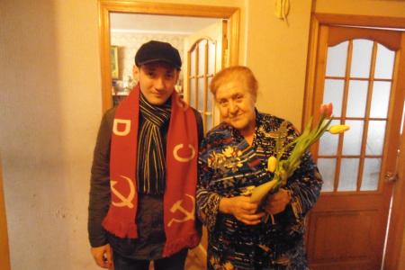 Калужские коммунисты поздравили женщин-ветеранов с праздником 8 Марта