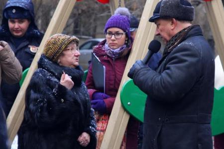 Провокаторы на встречах Валерия Рашкина с москвичами работают за еду
