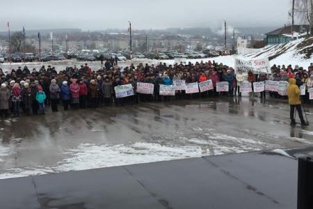 Нижегородская область. Депутат-коммунист Денис Вороненков принял участие в митинге против закрытия Сергачского сахарного завода