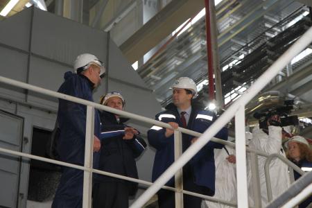 Олег Лебедев встретился с рабочими химического комбината «Азот» в городе Новомосковске Тульской области