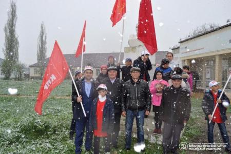 Республика Дагестан. Пионеры и коммунисты отметили в Хивском районном Доме культуры День рождения В.И. Ленина