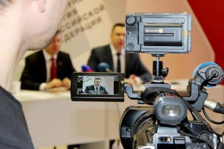 Д.Г. Новиков и Р.А. Кобызов представили амурским журналистам антикризисную программу КПРФ 