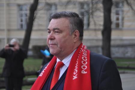 Санкт-Петербург. Д.Г. Новиков возложил цветы к памятнику Ленину у Смольного