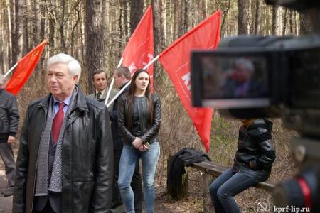 Липецкие коммунисты отметили День космонавтики