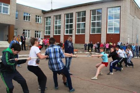 Новгородские коммунисты провели спортивно-просветительский праздник в Савино