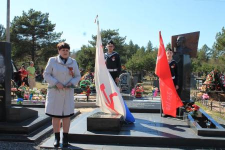 Псковские коммунисты почтили память М.П. Минина, водрузившего Знамя Победы над Рейхстагом 30 апреля 1945 года