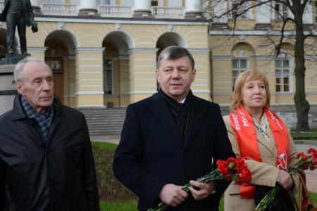 Д.Г. Новиков начал поездку в Санкт-Петербург-Ленинград