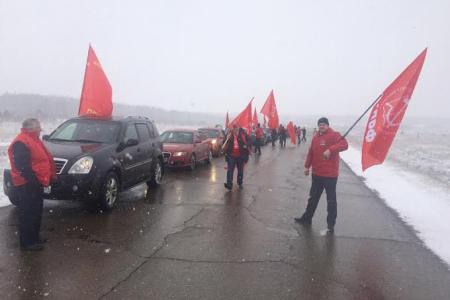 В Манском районе Красноярского края состоялся автопробег КПРФ "Красный путь"