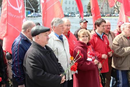 Саратов: «Ленин жил! Ленин жив! Ленин будет жить!»